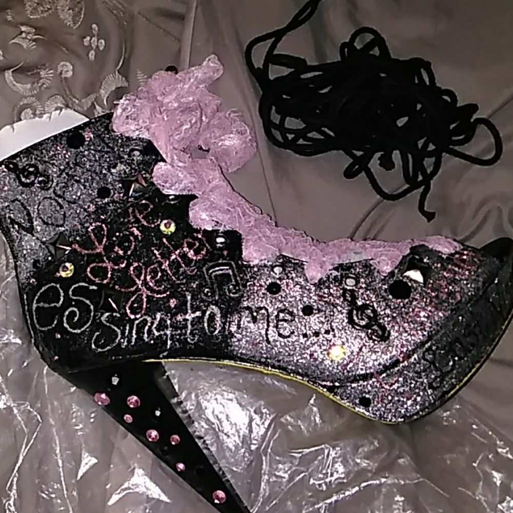 Open toe boots/shoes - Picture 8 of 8